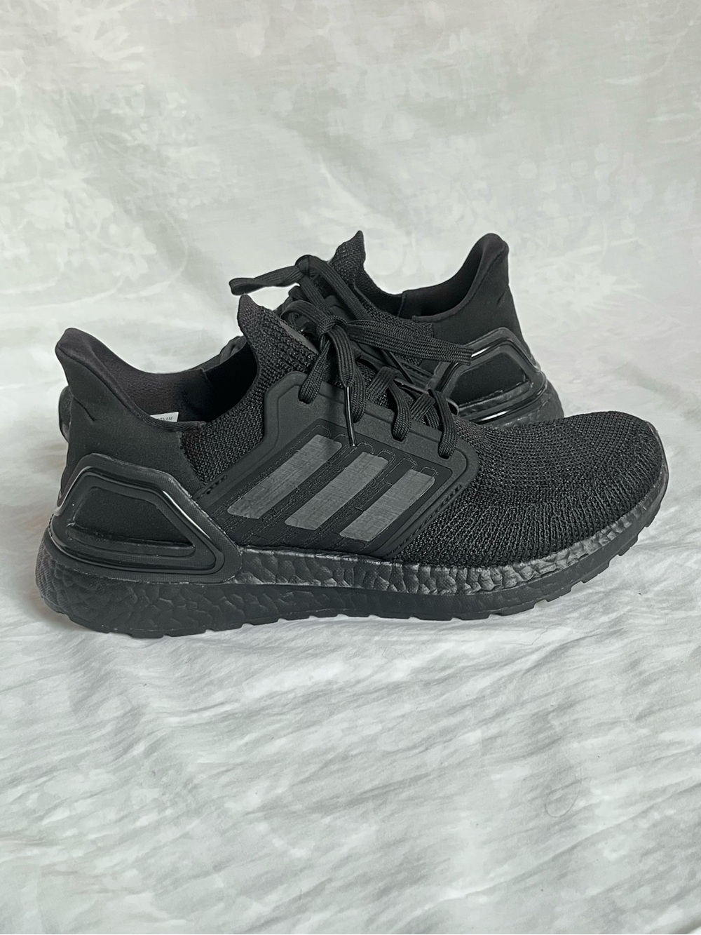 Black Adidas Ultraboosts size 8.5